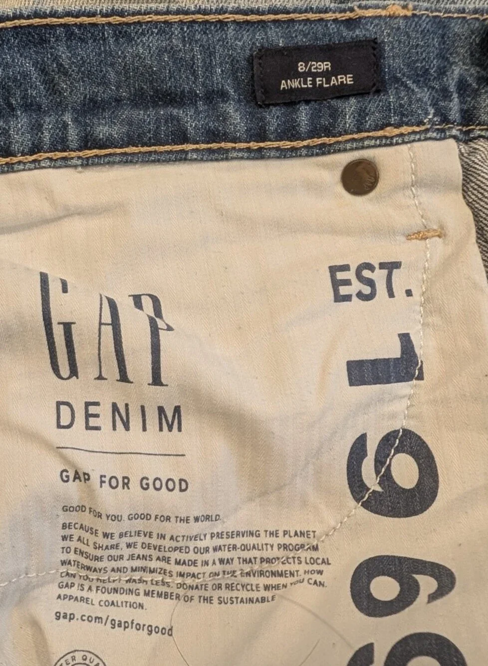 GAP 1969 Distressed Ankle Kick Flare Jeans Raw Hem Light Wash Size 8/29R Ripped